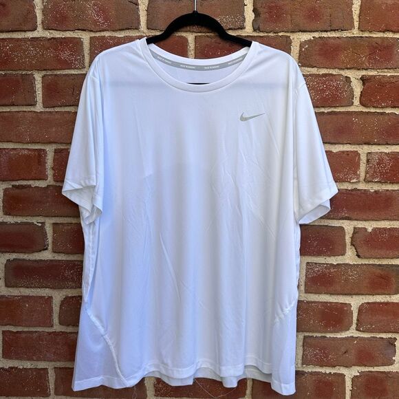 Nike Women's Black/Reflective Miler Running T-Shirt Size 3X NWT - Picture 1 of 7